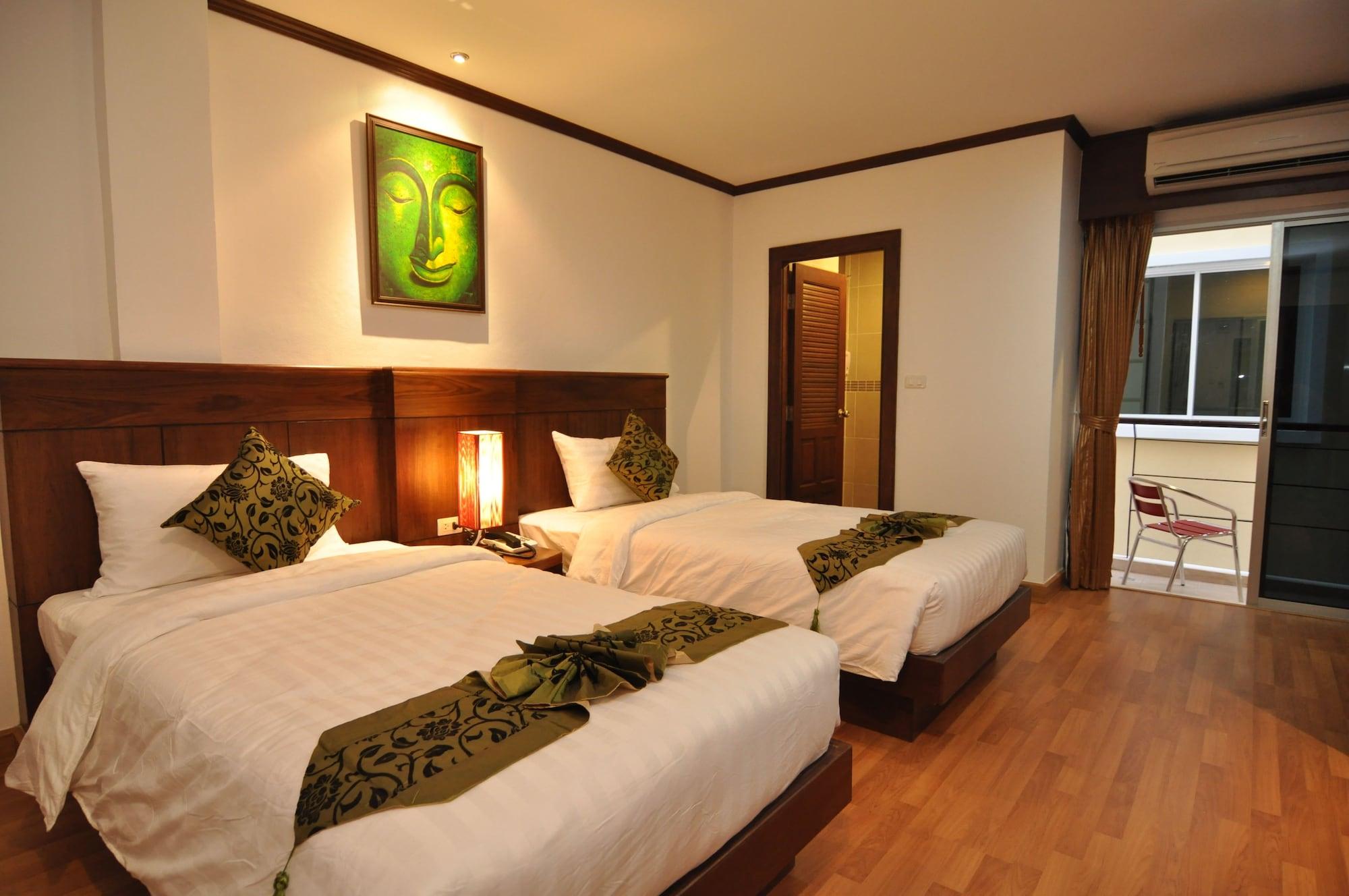 Hemingway'S Hotel Patong Exteriör bild